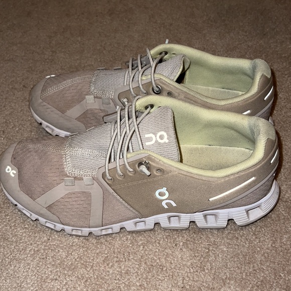 Size 7 ON RUNNING cloud 5 - Picture 2 of 3